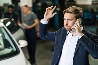 Kamil (33): Dal jsem auto do servisu s jednou prosbou, vrátilo se mi totálně špinavé se záhadnými 200 km navíc na tachometru